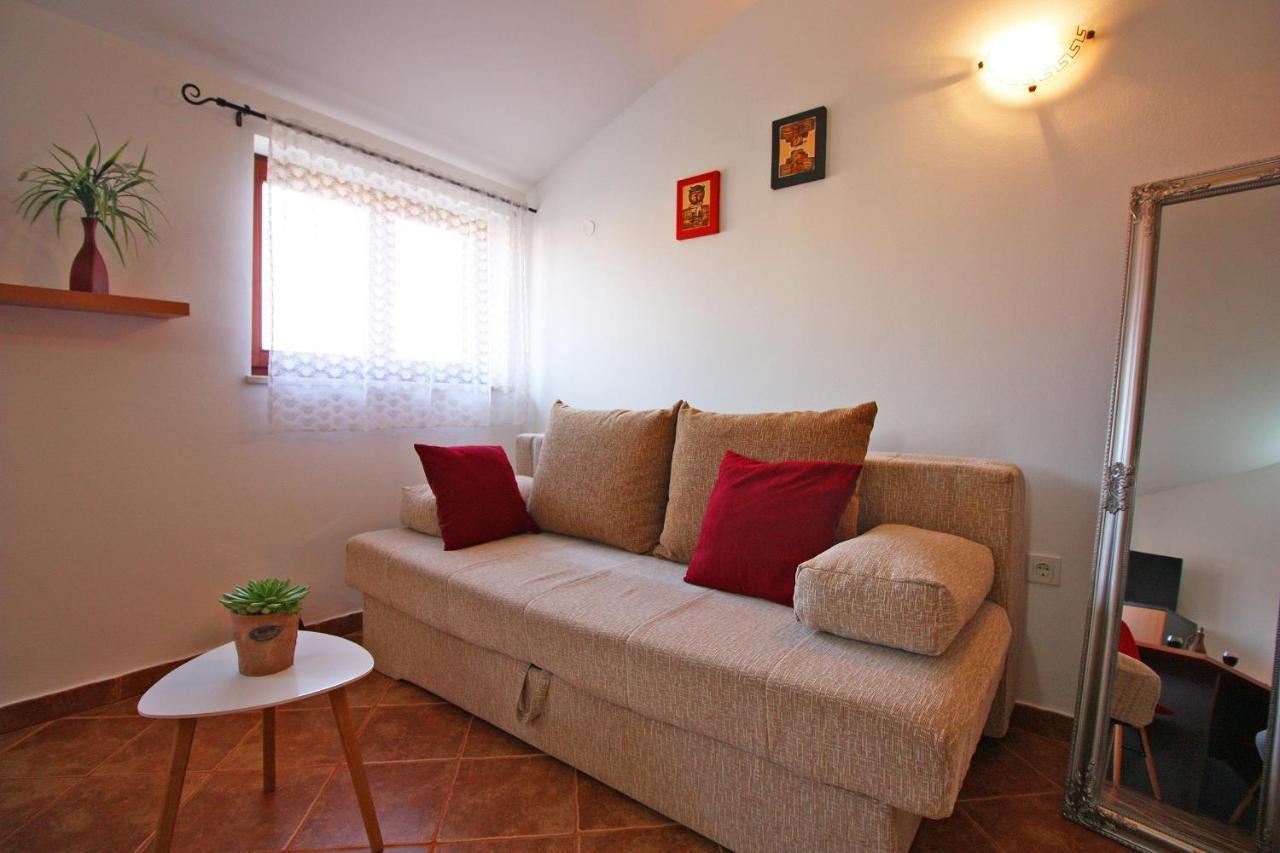 Brijunisol - 3 Apartments Top Position Near The Beautiful Beach ฟาชานา ภายนอก รูปภาพ