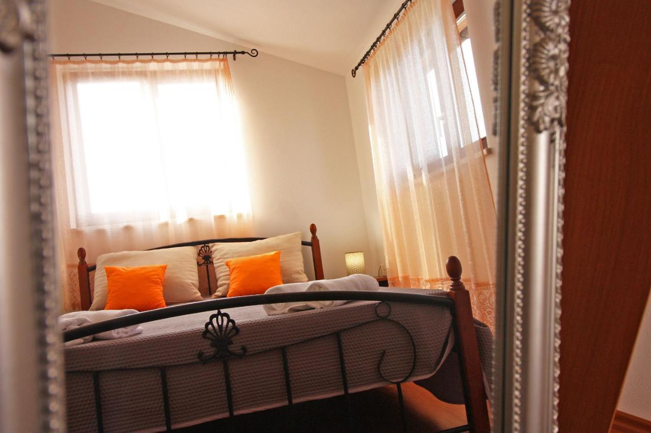 Brijunisol - 3 Apartments Top Position Near The Beautiful Beach ฟาชานา ภายนอก รูปภาพ