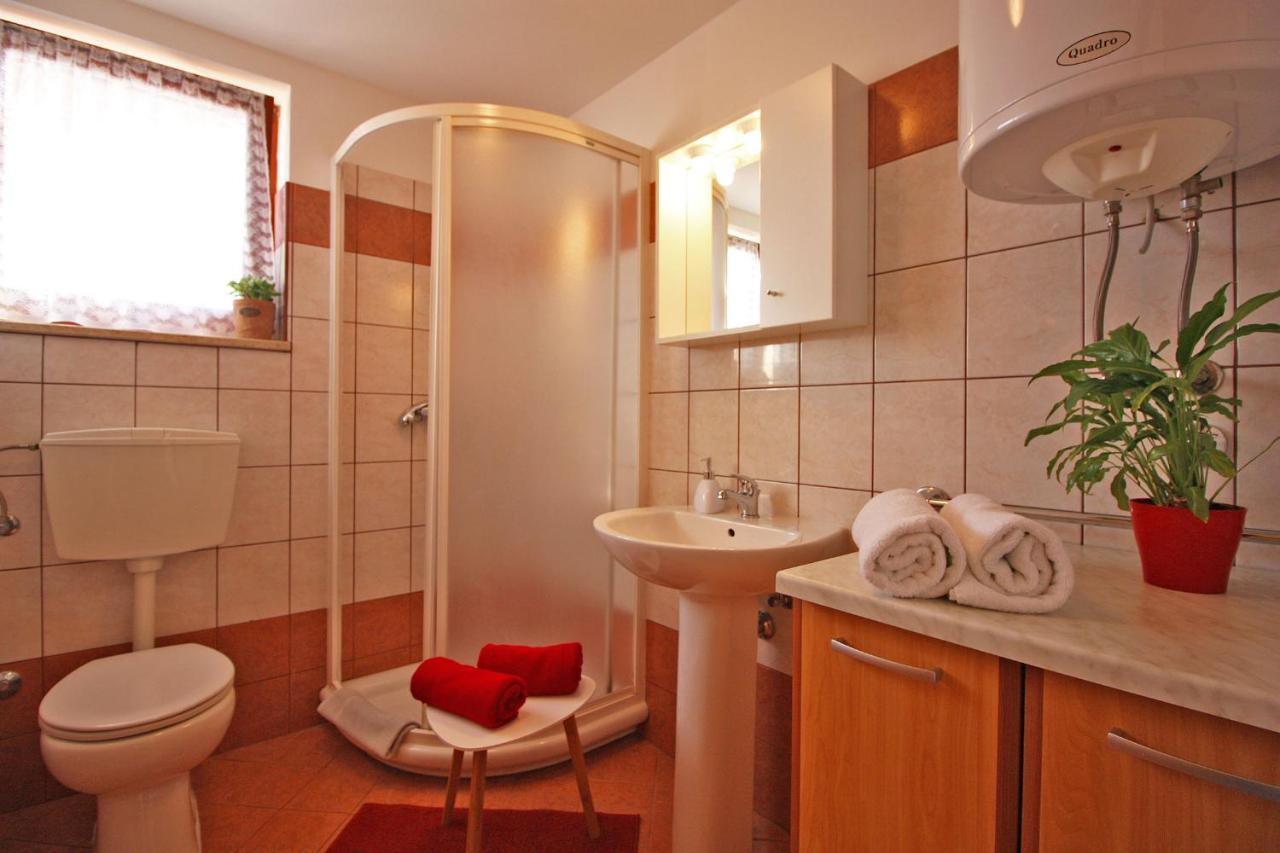 Brijunisol - 3 Apartments Top Position Near The Beautiful Beach ฟาชานา ภายนอก รูปภาพ