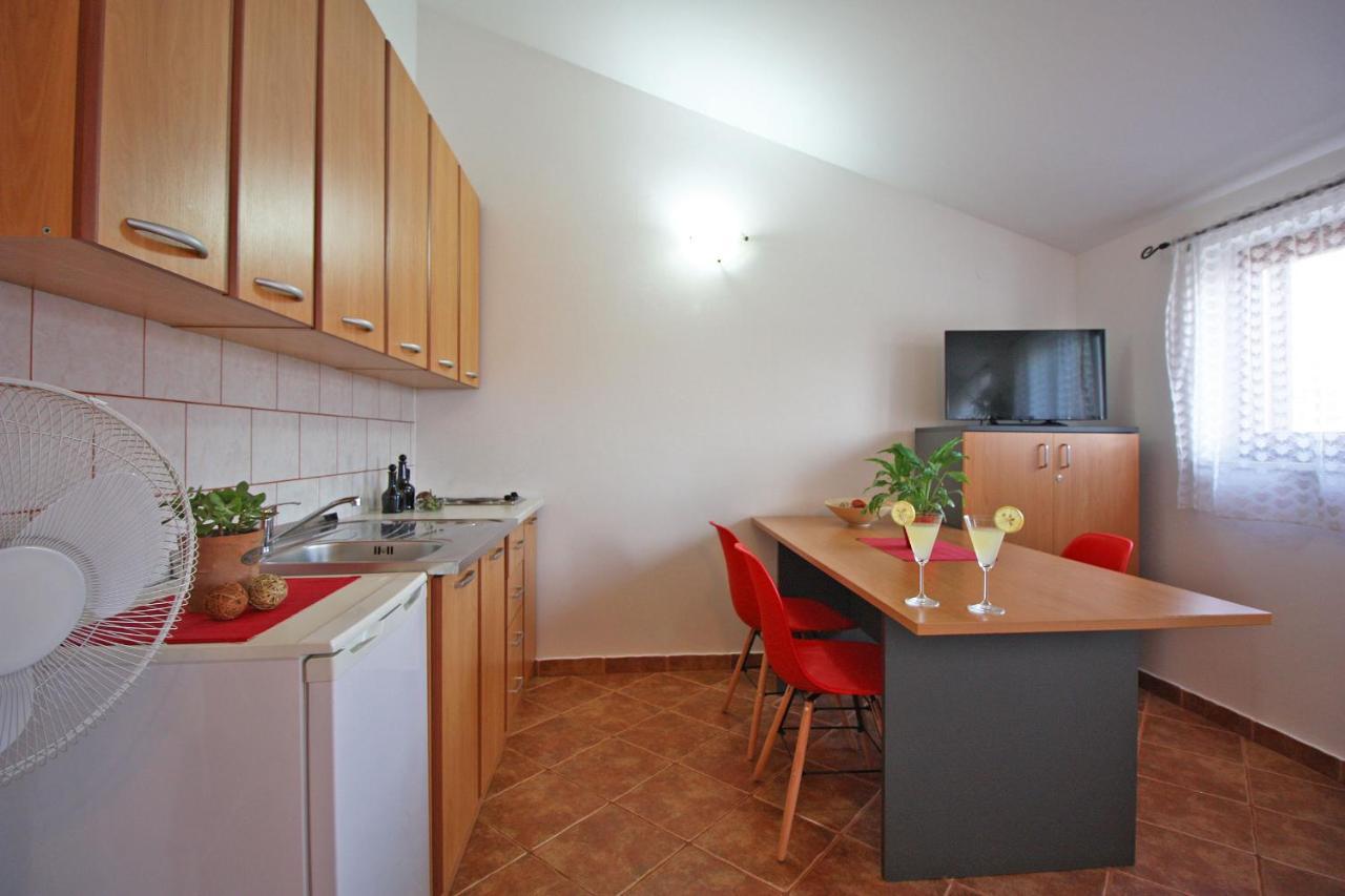 Brijunisol - 3 Apartments Top Position Near The Beautiful Beach ฟาชานา ภายนอก รูปภาพ