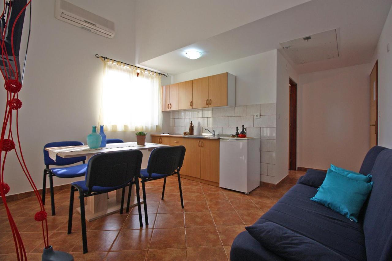 Brijunisol - 3 Apartments Top Position Near The Beautiful Beach ฟาชานา ภายนอก รูปภาพ