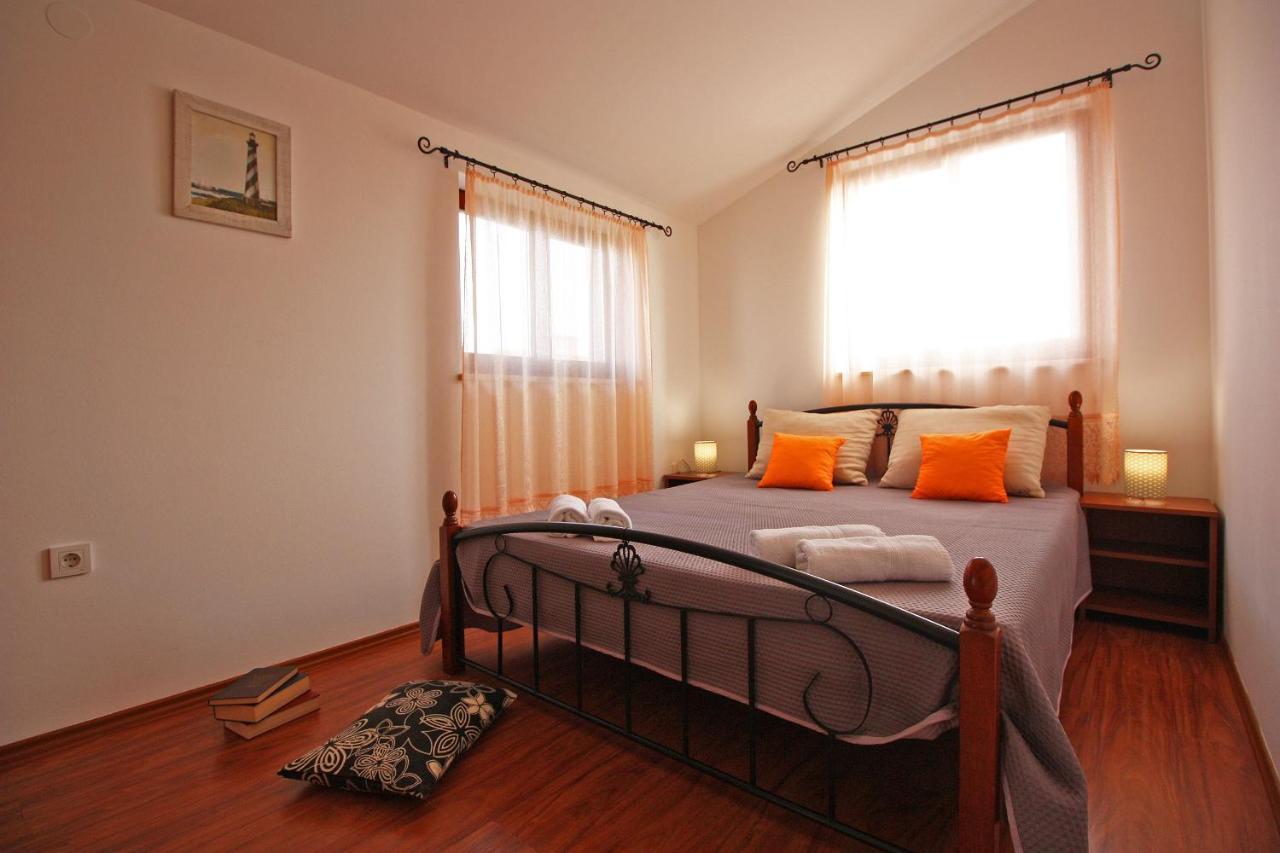 Brijunisol - 3 Apartments Top Position Near The Beautiful Beach ฟาชานา ภายนอก รูปภาพ