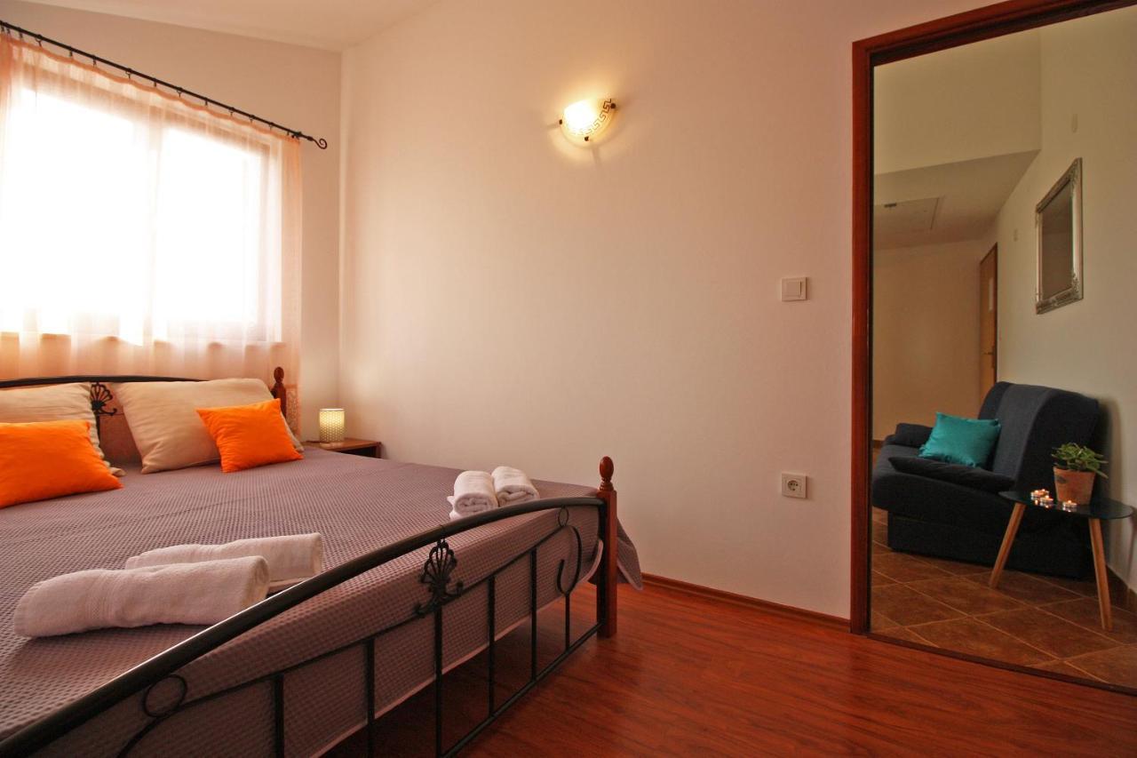 Brijunisol - 3 Apartments Top Position Near The Beautiful Beach ฟาชานา ภายนอก รูปภาพ
