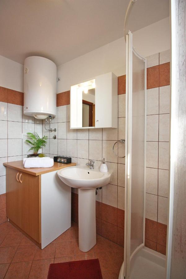 Brijunisol - 3 Apartments Top Position Near The Beautiful Beach ฟาชานา ภายนอก รูปภาพ