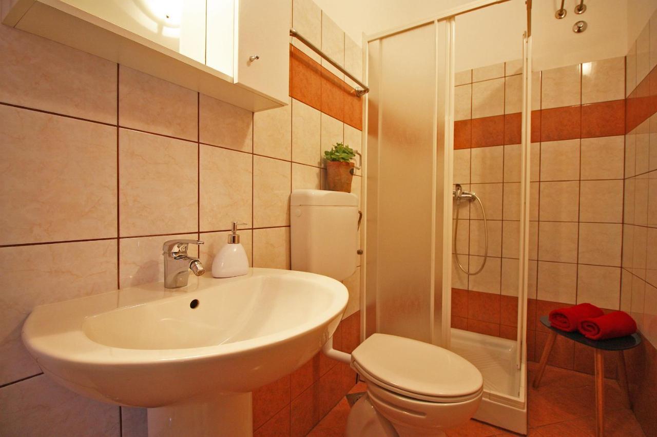 Brijunisol - 3 Apartments Top Position Near The Beautiful Beach ฟาชานา ภายนอก รูปภาพ